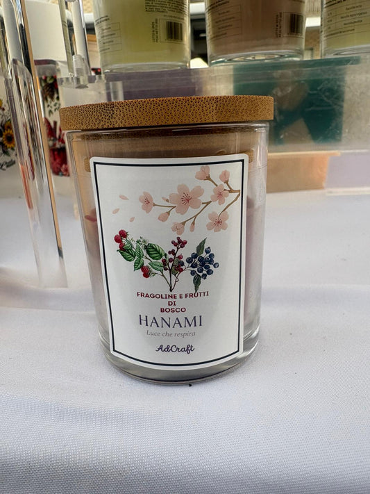 Candela “Hanami – Fragoline e Frutti di Bosco” | Luce che respira – AdCraft